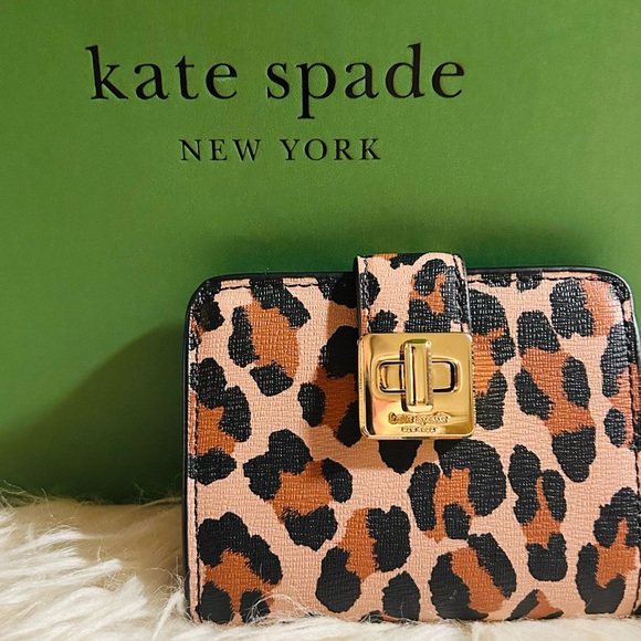 kate spade Handbags - Kate Spade Tan and Black Cheetah Bifold Gold Kiss lock Wallet NWT